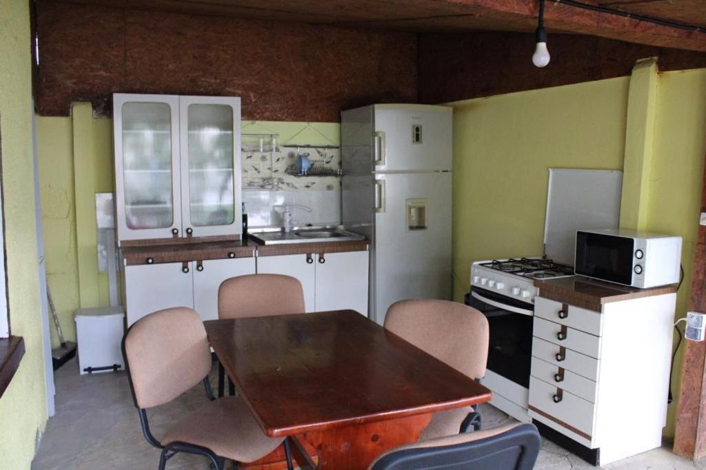 Casuta Galbena Villa เอโฟริเอนอร์ด ภายนอก รูปภาพ