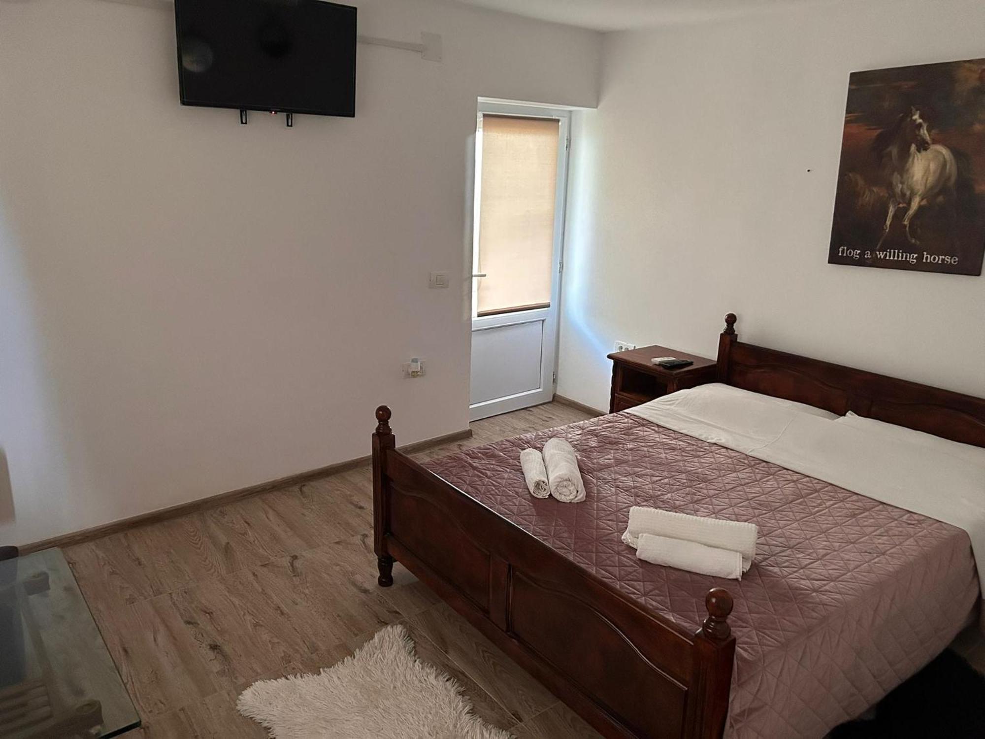 Casuta Galbena Villa เอโฟริเอนอร์ด ภายนอก รูปภาพ