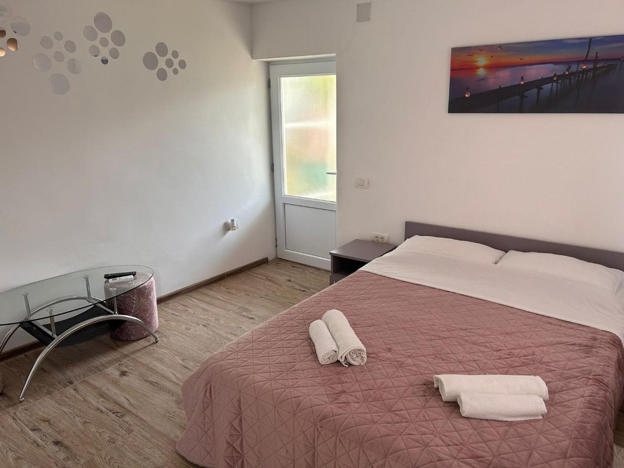 Casuta Galbena Villa เอโฟริเอนอร์ด ภายนอก รูปภาพ